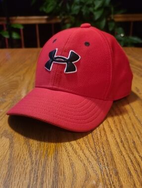 Under Armour Kids Bold Red Baseball Hat with Black Logo 4- 6 Years
